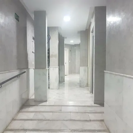 Sherryflat Moneo - Parking Apartment